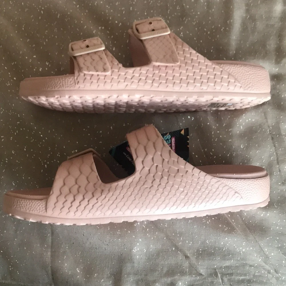 Brand New Skechers Foamies Luxe Foam Double Strap Buckled Blush Slides Sandals